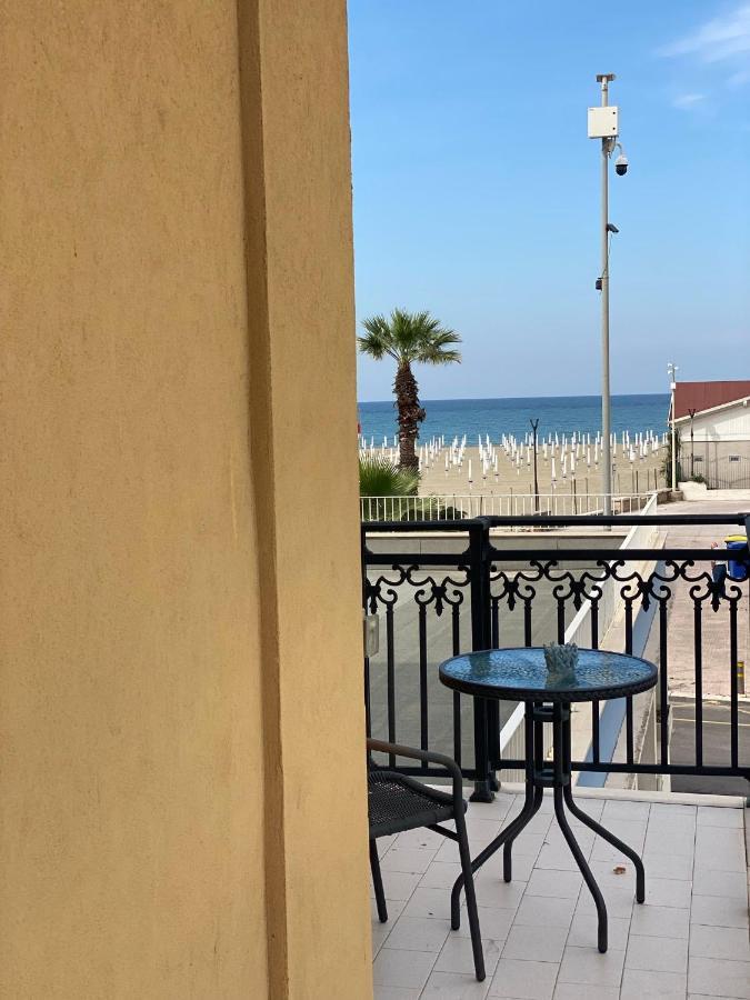 マルゲリータ・ディ・サヴォイア La Perla Nera Bed & Breakfast エクステリア 写真
